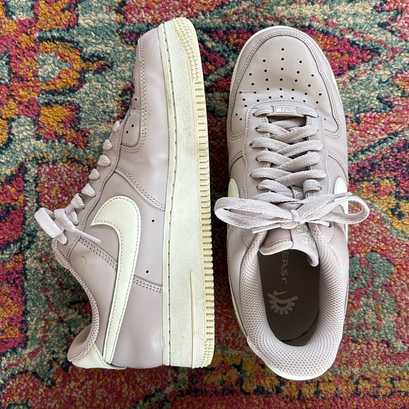 Nike | Women’s Lilac Low-Top Air Force One Lace Up Sneakers White Swoosh Sz 8.5 - Picture 6 of 14